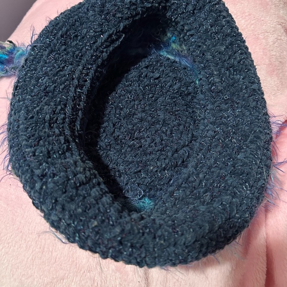 Woman’s hat - Picture 4 of 4